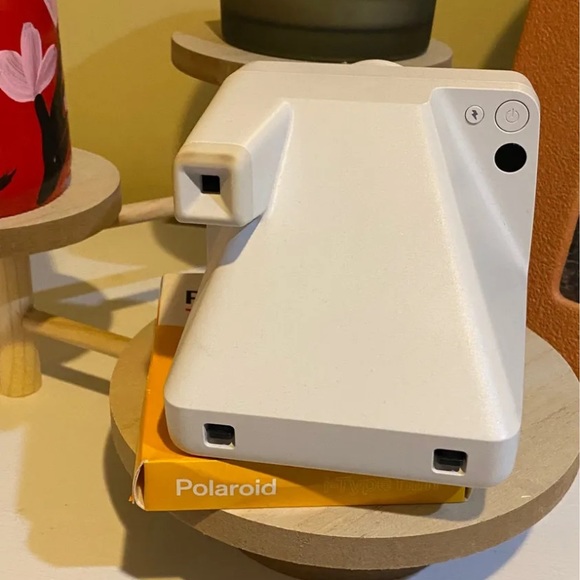 Polaroid Now+ Camera - Picture 3 of 5